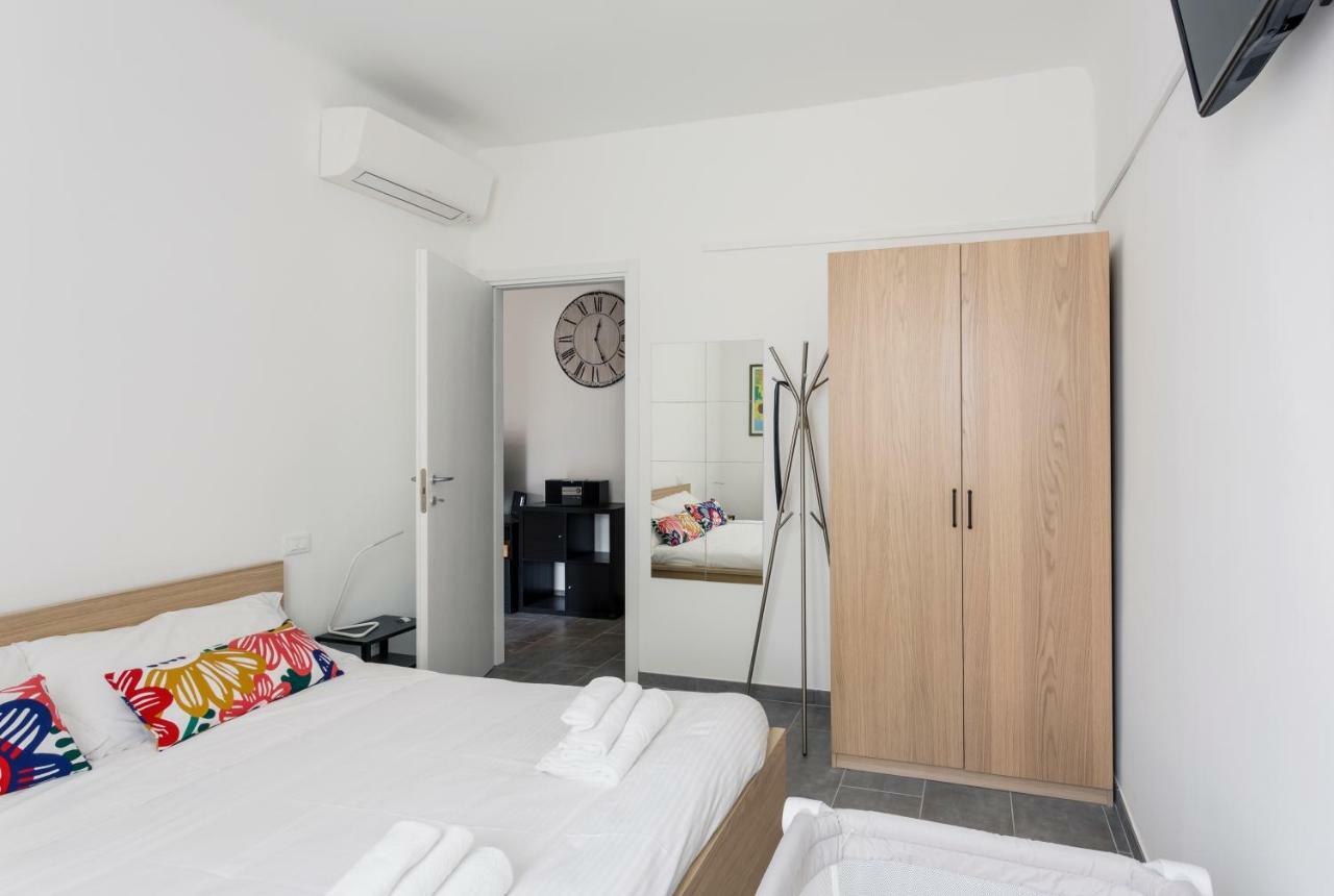Comfortable Family Group Apartment Via Paruta Milan Exterior photo