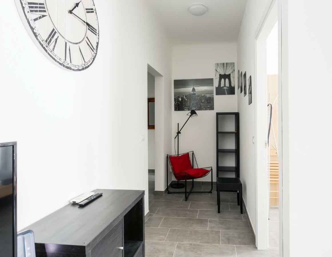 Comfortable Family Group Apartment Via Paruta Milan Exterior photo